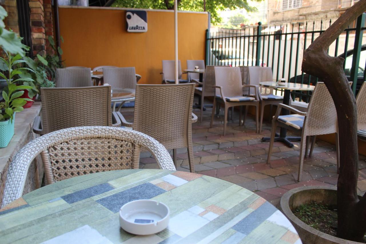 Hotel Vila 15 Tirana Kültér fotó
