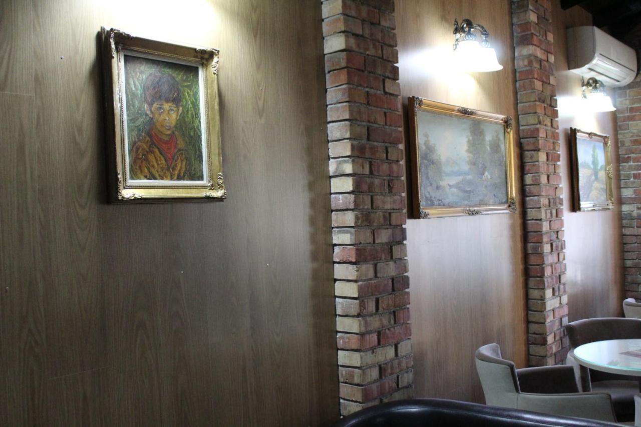 Hotel Vila 15 Tirana Kültér fotó