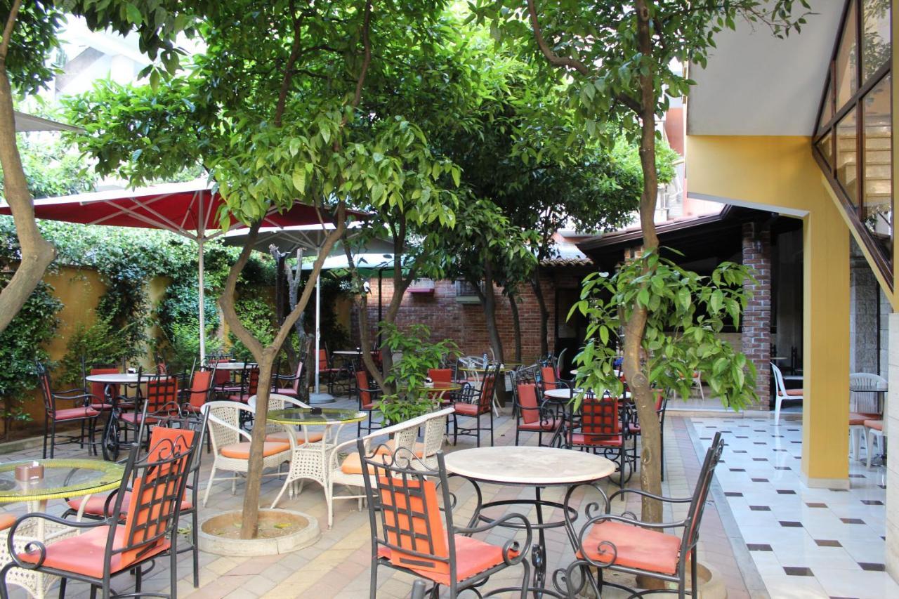 Hotel Vila 15 Tirana Kültér fotó